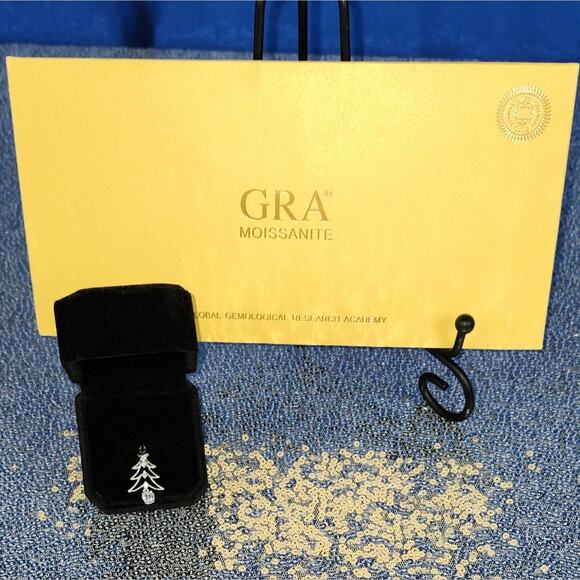 BLACK FRIDAY SALE - Christmas tree pendant necklace GRA Cert. .5 wht gold Plate - Picture 3 of 10